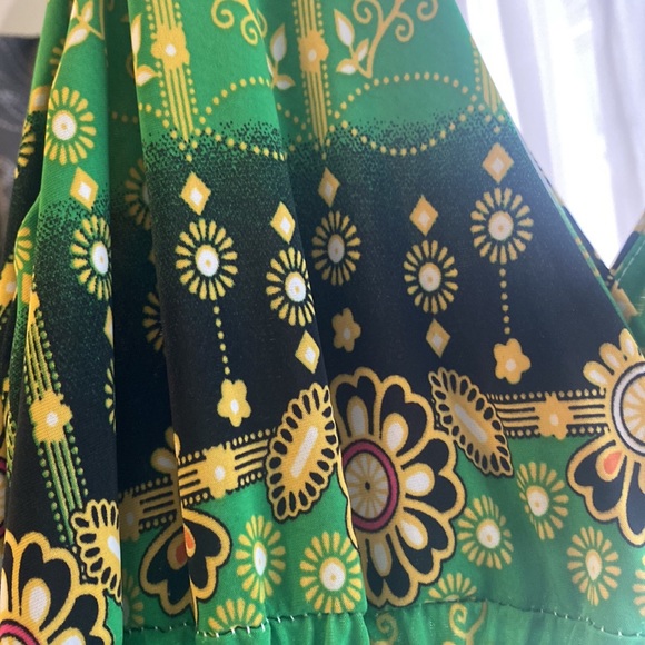 Dress - Picture 3 of 4